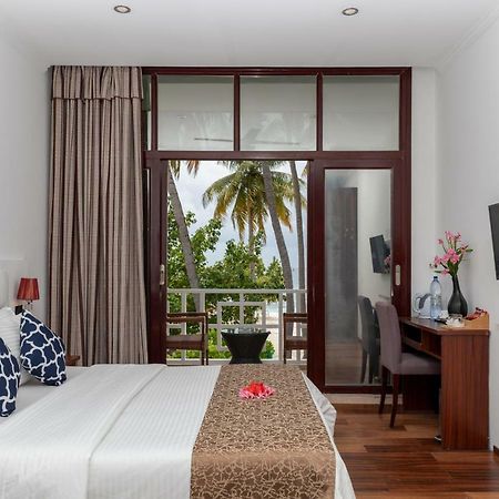 Crystal Sands Villa остров Маафуши Екстериор снимка