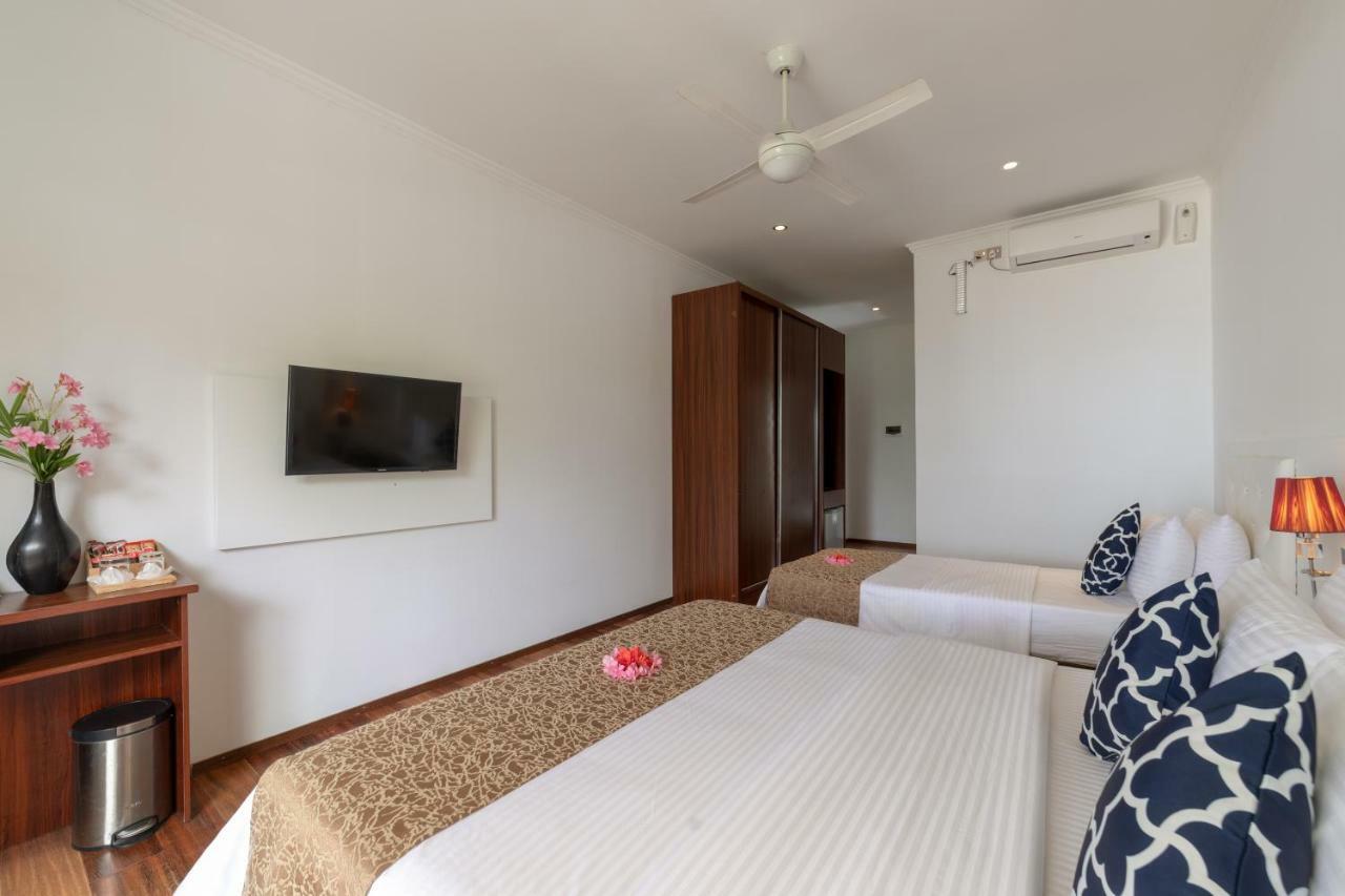 Crystal Sands Villa остров Маафуши Екстериор снимка